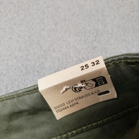 NWT Levi's Womens '94 Army green Baggy Cargo Size 25 - Picture 6 of 14